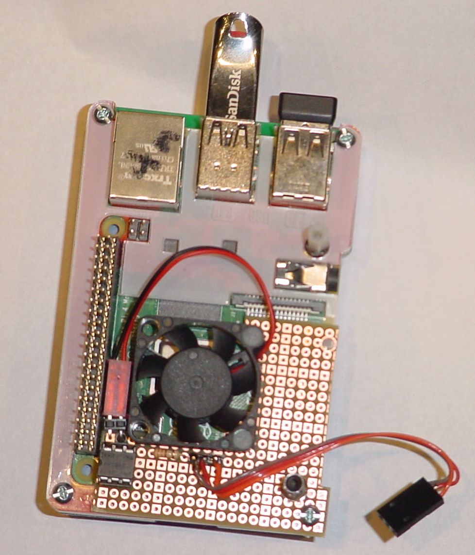 Fan board mounded on Raspberry Pi